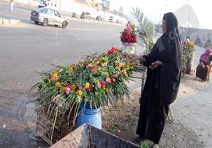 بالصور..الورود للمقابر ''محدش بيقدر ينسى اللي ماتوا''