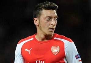 تقارير صحفية: بايرن حاول التعاقد مع أوزيل