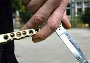 طالب يعتدي على زميله بـ"آلة حادة" أمام بوابة المدرسة في الغربية