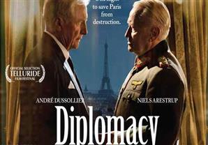 "دبلوماسية".. لحظة شاعرية تنقذ باريس من الدمار