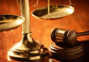   الحكم على 13 متهمًا بقضية رشوة جامعة دمنهور.. اليوم