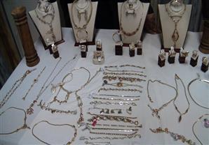 حبس متهم بسرقة كيلو ذهب من منزل جواهرجي بأطفيح 4 أيام 