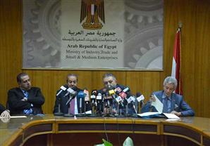 وزير الصناعة: صدور قانون تخصيص الأراضي بالأمر المباشر خلال أسبوعين