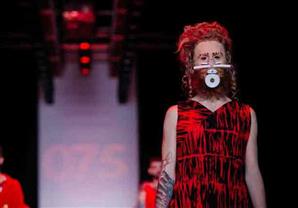 بالصور- روسي يمضي 7 سنوات ليحول شكل وجه لحيوان "الخلد"