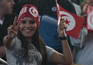 الناخبون في تونس يدلون بأصواتهم في انتخابات الرئاسة