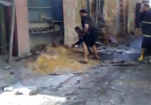 حريق كابل كهرباء بمنشأة ناصر.. والمطافئ للأهالي: ''رشوا رمل على النار''