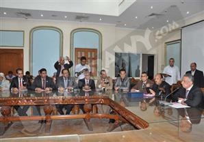 بالصور.. أبو النصر يعلن بدء المرحلة الثالثة من مشروع القوافل التعليمية