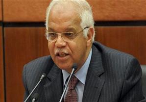 محافظ القاهرة : قطع الكهرباء عن المباني المخالفة وتفعيل القوانين الخاصة بالطرق