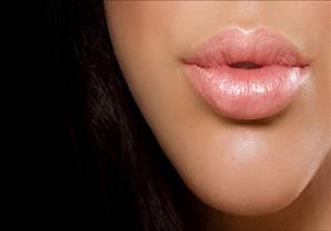 إسعافات أولية سريعة لهربس الشفاه 