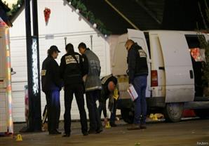 رجل يدهس متسوقي عيد الميلاد غربي فرنسا ثم يطعن نفسه