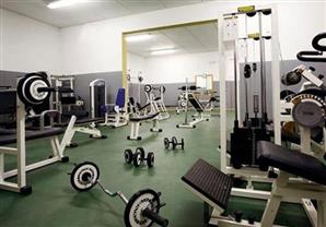 الولايات المتحدة: ''أمريكية ''77 عام'' ترفع الاثقال الحديدية