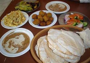 لو بتتسحر فول وطعمية.. اعرف ماذا يحدث لجسمك 