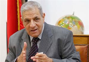 محلب: ''مفيش مترو بيمشي 64 كيلو بتذكرة بجنيه إلا في مصر''