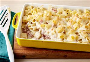 بالفيديو: طريقة عمل مكرونة الدجاج بالبشاميل