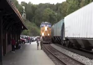 بعد رصد الكاميرات لمواقفهم .. تعرف علي أكثر الأشخاص حظًا في العالم