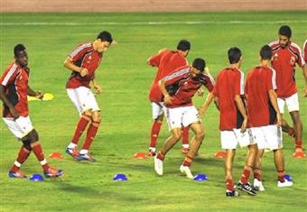 الأهلي يواجه الجونة لاستعادة الصدارة