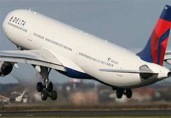 الحكومة الأمريكية تحذر شركات الطيران من "أحذية مفخخة"