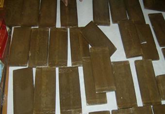 100 طربة حشيش.. سقوط إثنين من العناصر الإجرامية في قبضة الأمن 