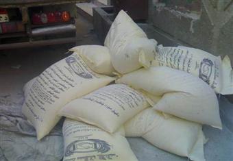 ضبط كميات من الزيت والدقيق قبل بيعها في السوق السوداء بقنا