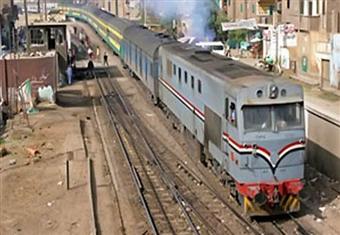 توقف القطارات بسوهاج ساعة و 25 دقيقة بسبب عطل فني في عربة بالقطار 80 مميز 