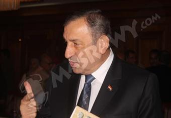 وزير البحث العلمي السابق: كنا نعمل في حكومة الجزر المنعزلة