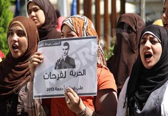 بالصور-  طلاب صيدلة القاهرة يواصلون إضرابهم للإفراج عن زملاءهم 