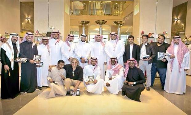 23 سيارة جيب هدية من الوليد بن طلال تشجيع لشباب المهرجان السعودي