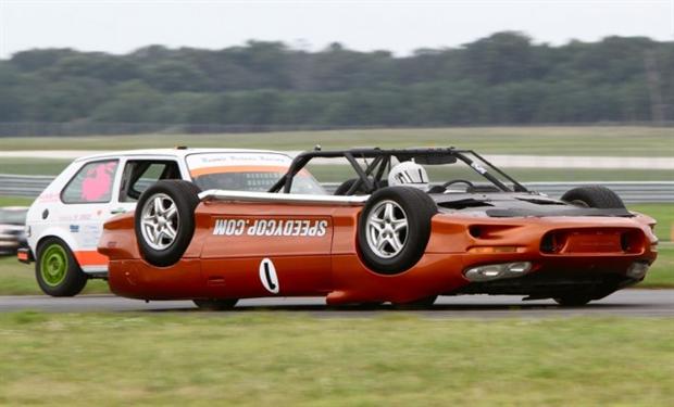 فيديو : تعديل شيفرولية كامارو لتسير رأساً على عقب