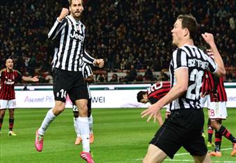 يوفنتوس يهزم ميلان "سيء الحظ" ويضع يدًا على اللقب