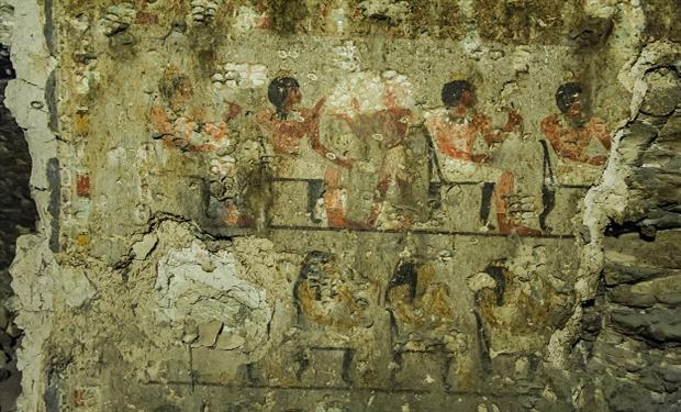 الآثار: اكتشاف نقوش صخرية لبداية الكتابة في مصر القديمة بالأقصر