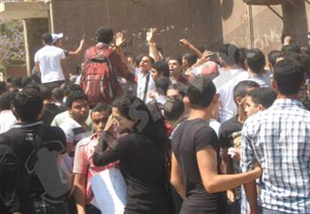 تحطيم زجاج كلية علوم عين شمس إثر اشتباكات بين طلاب الإخوان والأمن والإداري