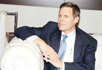 السفير الأمريكي لدى الكويت يعرب عن دعم بلاده لخارطة المستقبل في مصر