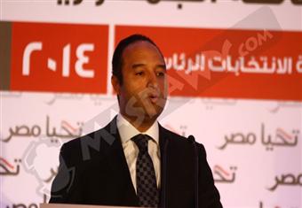 حملة السيسي: المشير قرر الاحتفاظ بتوكيلين تأييد من سيدتين عمرهما 112 سنة 