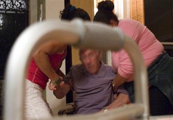 لاصقة ذكية يمكنها قراءة اهتزازات مرضى الشلل الرعاش