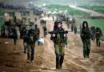 جندى إسرائيلي يعجز عن تسلق سور صغير'' يثير سخرية مواقع التواصل الاجتماعى'' 