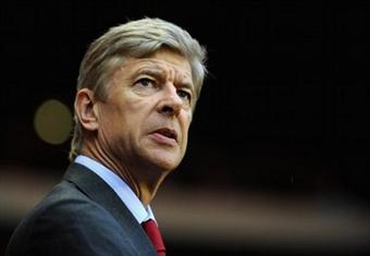 فينجر: إقالة مان يونايتد لديفيد مويس يمثل خطرا على كرة القدم