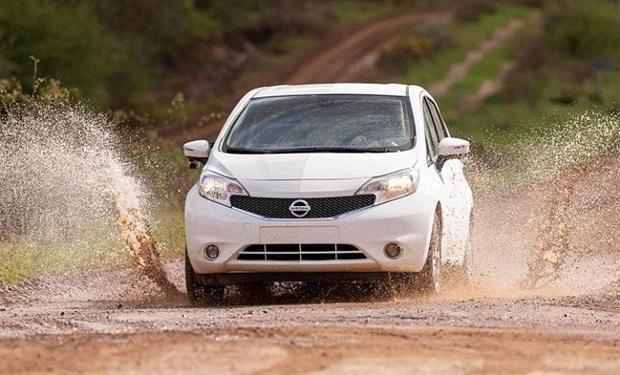 فيديو: نيسان تبتكر طلاء بتكنولوجيا النانو يجعل سياراتك نظيفة مدى الحياة