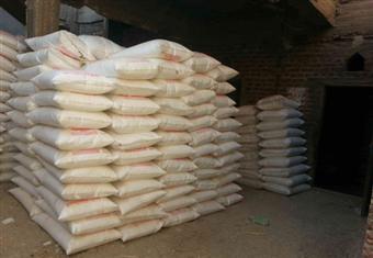 مصادرة 9 أطنان دقيق بلدي مدعم في منشأة القناطر