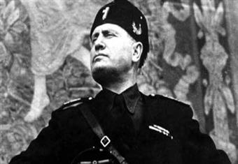 موسوليني.. ابن الحداد الذي أصبح حاكم إيطاليا