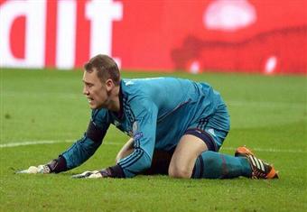 بالفيديو.. جنون حارس البايرن ''نوير" كاد أن يزيد أهداف الريال