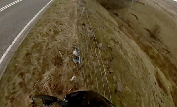 دراج يسقط من منحدر جبلى بارتفاع 40 متر بسرعة أكثر من 100 كم