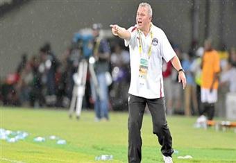 شوقي غريب: المنتخب لن يلعب أي مباراة خارج مصر دون مقابل مادى 