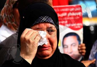 بالفيديو والصور- بكاء أبناء مبارك عقب صدور حكم حبسه 3 سنوات