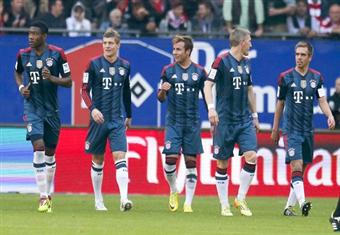 سجل ماريو جوتزه هدفين ليقود فريقه بايرن ميونيخ بطل دوري الدرجة الأولى الألماني لكرة القدم