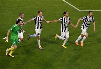 يوفنتوس المُتوج بالكالشيو يستضيف أتالانتا للاحتفال