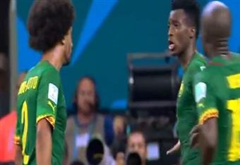 مشاجرة و مشادة لاعبين من الكاميرون أثناء لقاء كرواتيـا في كأس العالم 2014
