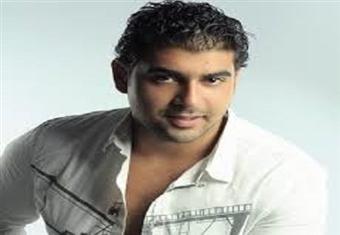 آدم يغنى تتر مسلسل ''ابن حلال'' في رمضان