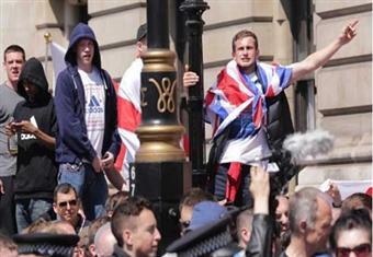 بالصور - إشاعة بتحويل خمارة إلى مسجد تكلف شرطة بريطانيا نصف مليون جنيه استرليني