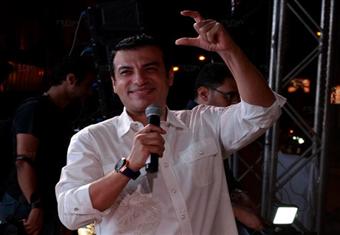 إيهاب توفيق يغني للسيسي "جيت في وقتك"