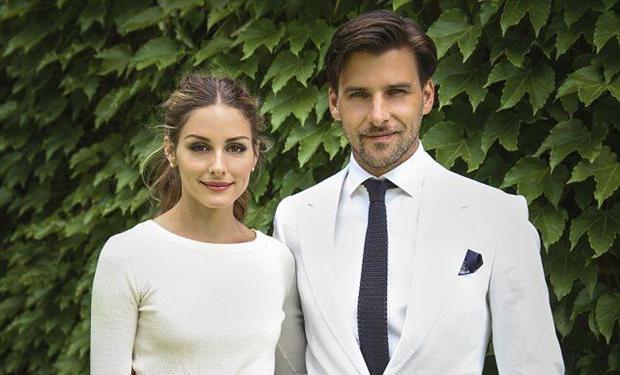 بالصور: أوليفيا باليرمو تتزوج بكنزة بسيطة وتنورة شفافة 